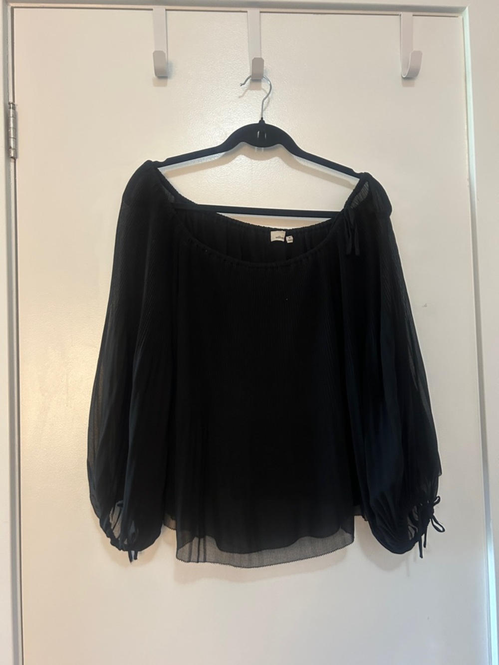 Aritzia Wilfred Off-Shoulder Princess Sleeve Blouse (M)